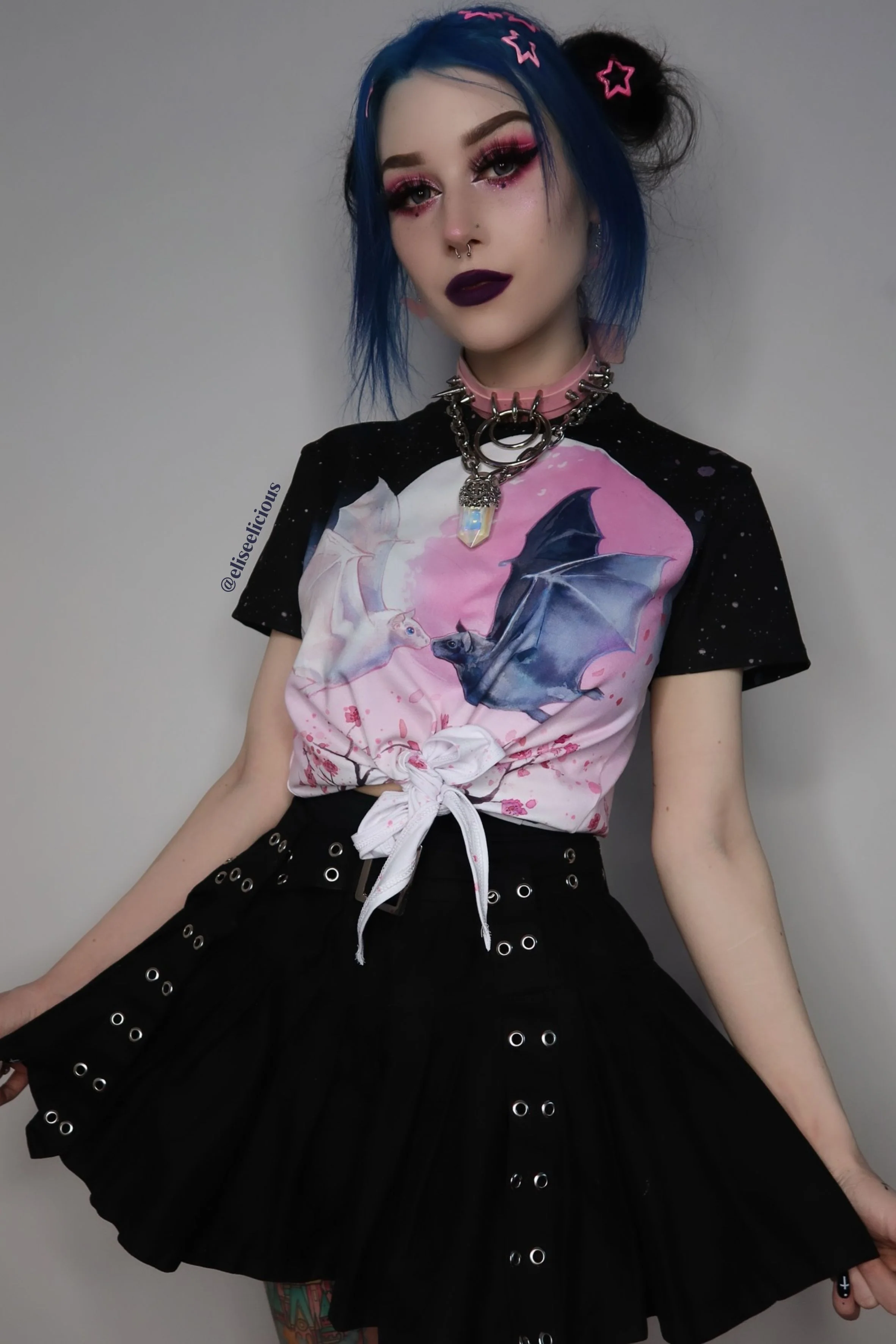 Night's Mirror Tie Front Tee