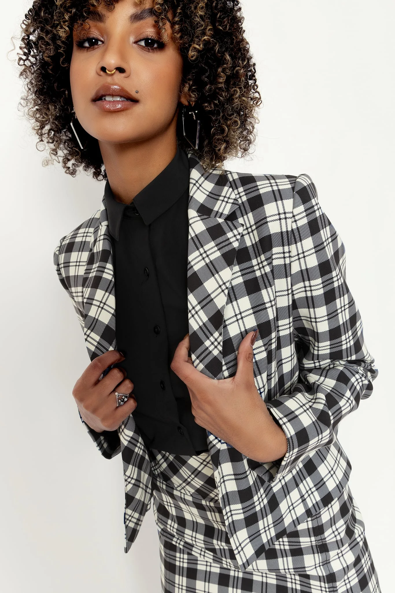 Tartan Magpie Cropped Blazer - Image 2